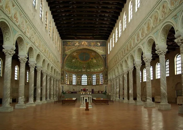 Barca D'oro بيلاريا-إيجيا مارينا